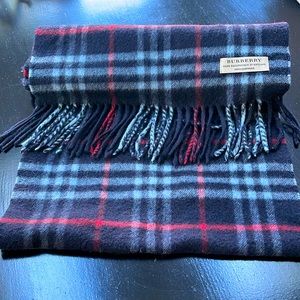 Authentic Unisex Vintage Burberry 100% Cashmere  Scarf Made In Scotland.
